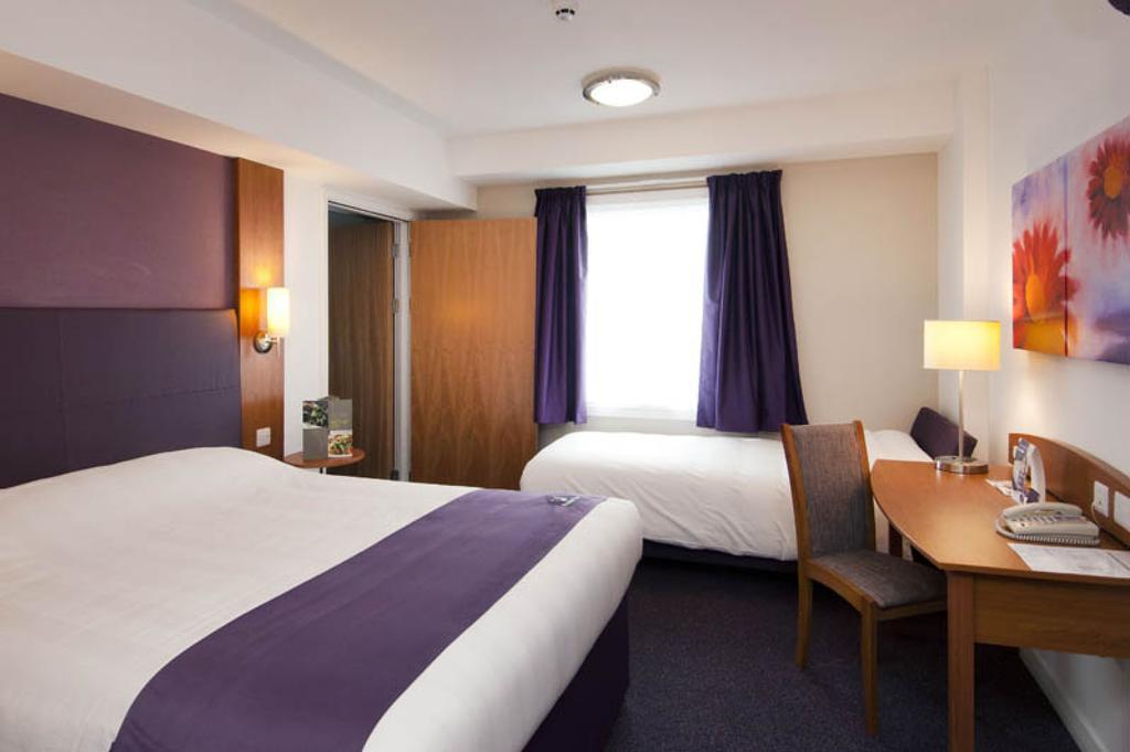 Premier Inn Edinburgh Airport - Newbridge Newbridge  Zimmer foto